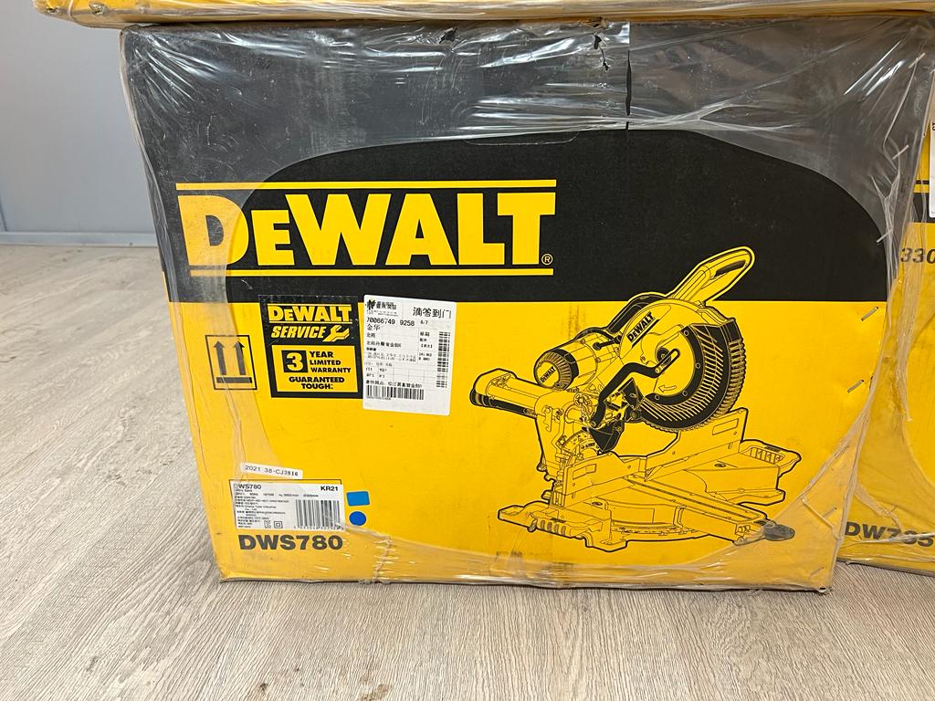  пила DeWALT DWS780 за 85 000 ₽  