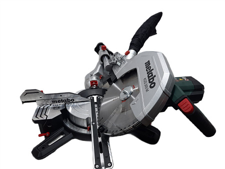 Торцовочная пила Metabo KGS 305 M 613305000 в магазине RTR-Instrument.ru, фото 