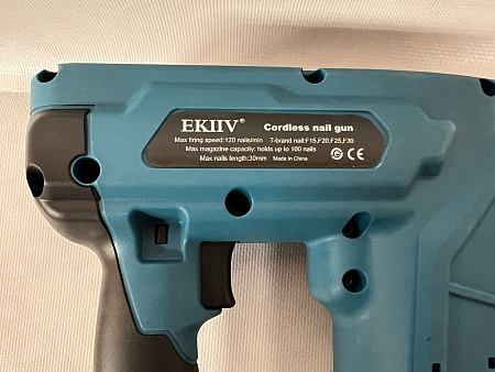 Аккумуляторный гвоздезабиватель нейлер EKIIV