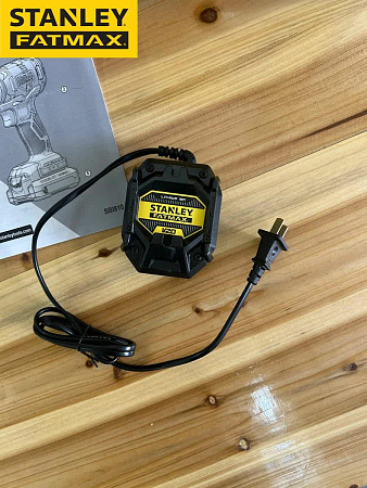 Аккумуляторный ударный винтоверт Stanley FatMax SBI810D2K V20, 20 В, 170 Н·м, 2×2 А·ч