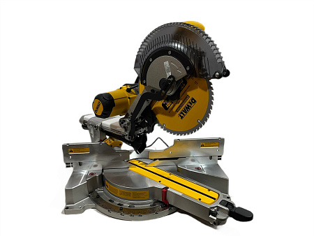 Торцовочная пила DeWALT DWS780