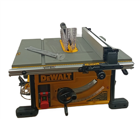 Распиловочный станок DeWALT DWE7492