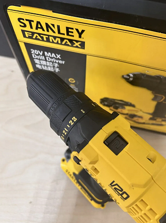 Дрель-шуруповерт Stanley SCD700C2K аккумуляторная / 1500 об/мин, 50 Нм, набор 2 акб, зу, кейс