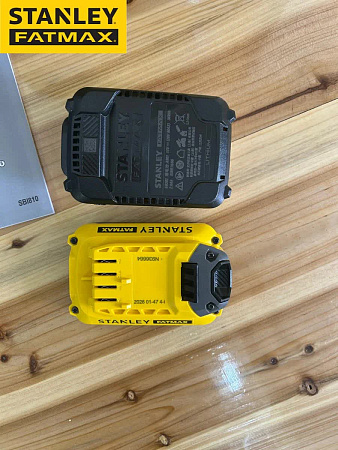 Аккумуляторный ударный винтоверт Stanley FatMax SBI810D2K V20, 20 В, 170 Н·м, 2×2 А·ч