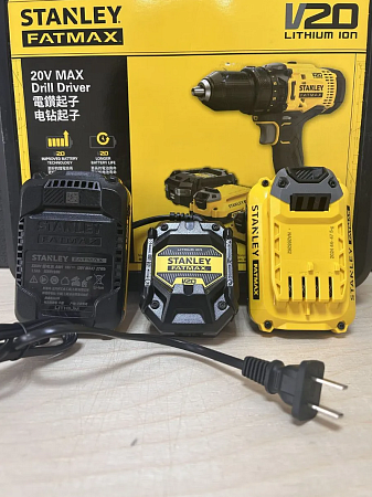 Дрель-шуруповерт Stanley SCD700C2K аккумуляторная / 1500 об/мин, 50 Нм, набор 2 акб, зу, кейс